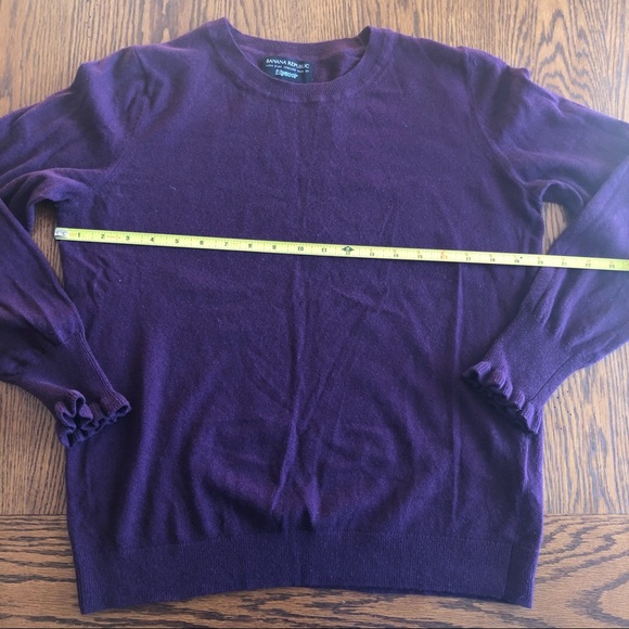 Women’s Banana Republic flipucci Wool Sweater with Ruffles at Cuffs Size Large - Picture 6 of 9